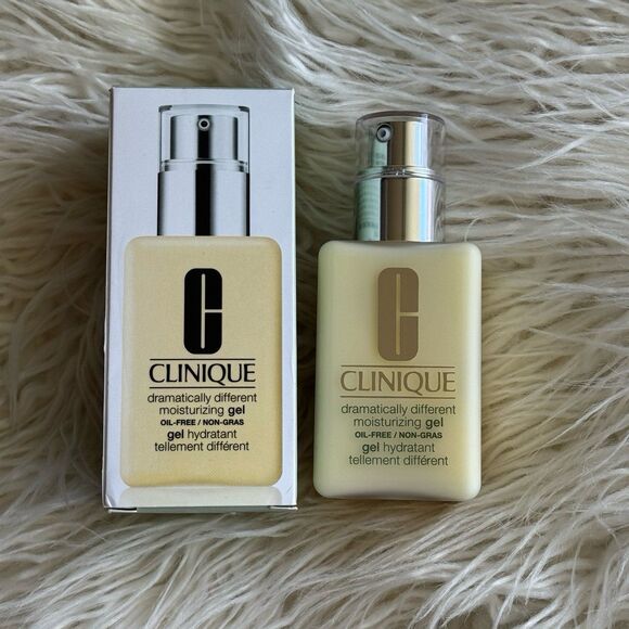 CLINIQUE Dramatically Different Moisturizing Gel for Skin Barrier Repair 4.2 oz - Picture 3 of 12